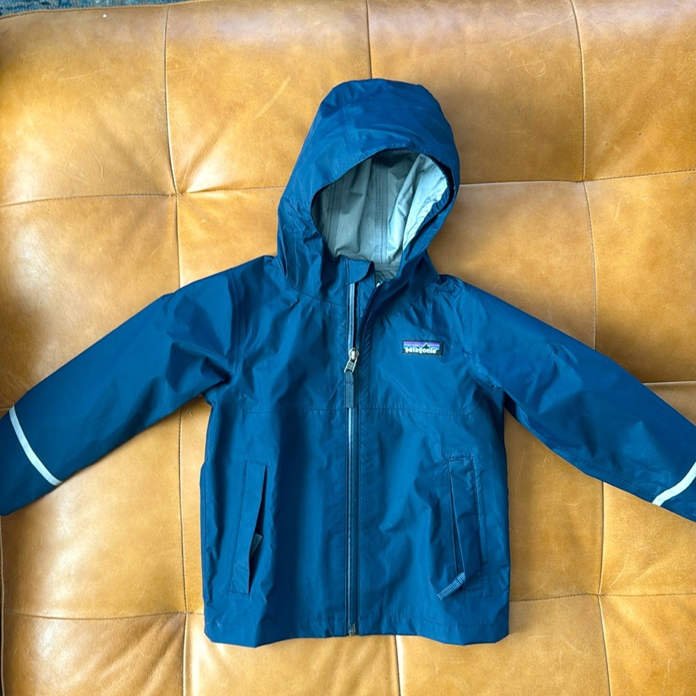 Patagonia 2T H2O no waterproof rain jacket. Navy Blue